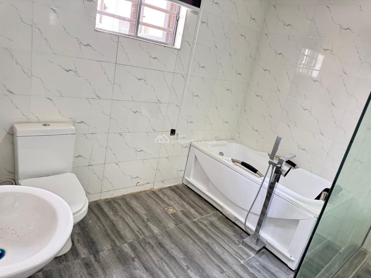 3 Bedrooms House in Gated Estate with Pool, Ogombo, Ajah, Lagos, Terraced Duplex for Sale