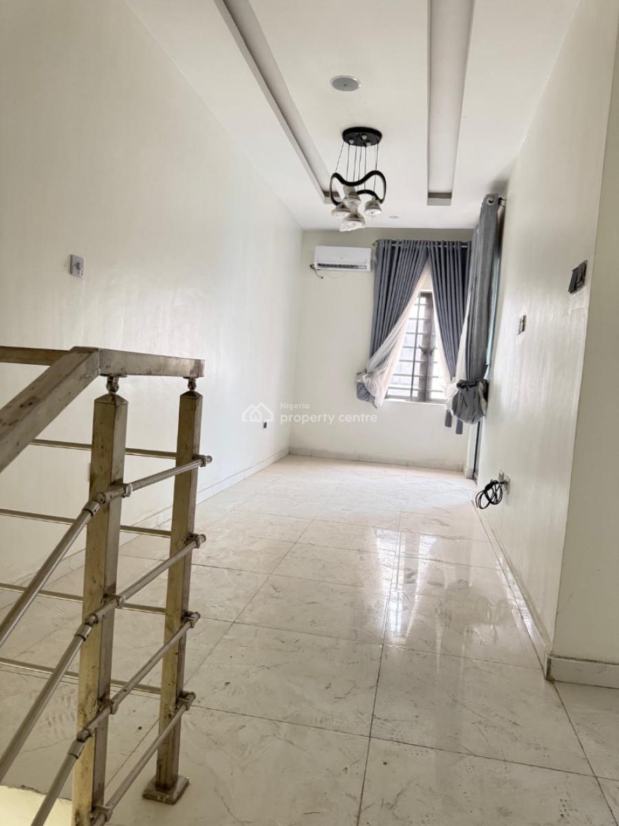 3 Bedrooms House in Gated Estate with Pool, Ogombo, Ajah, Lagos, Terraced Duplex for Sale