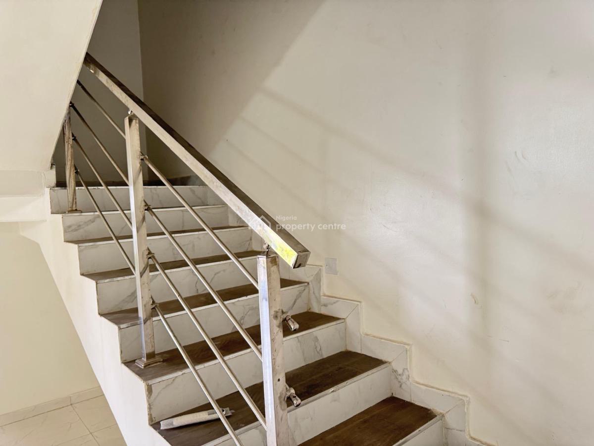 3 Bedrooms House in Gated Estate with Pool, Ogombo, Ajah, Lagos, Terraced Duplex for Sale