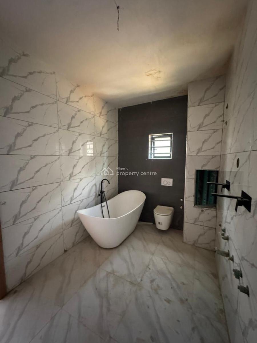 Luxury 3 Bedroom Apartment, Lekki Phase 1, Lekki, Lagos, Block of Flats for Sale