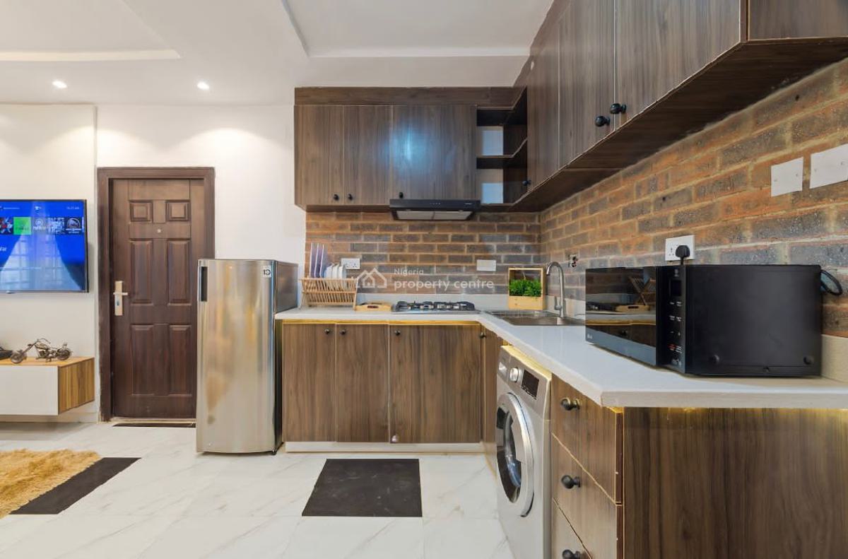 1 Bedroom Luxurious Apartment with Ps4, Keneth Agbakuru Street, Off Admiraty Road, Lekki Phase 1, Lekki, Lagos, Flat / Apartment Short Let