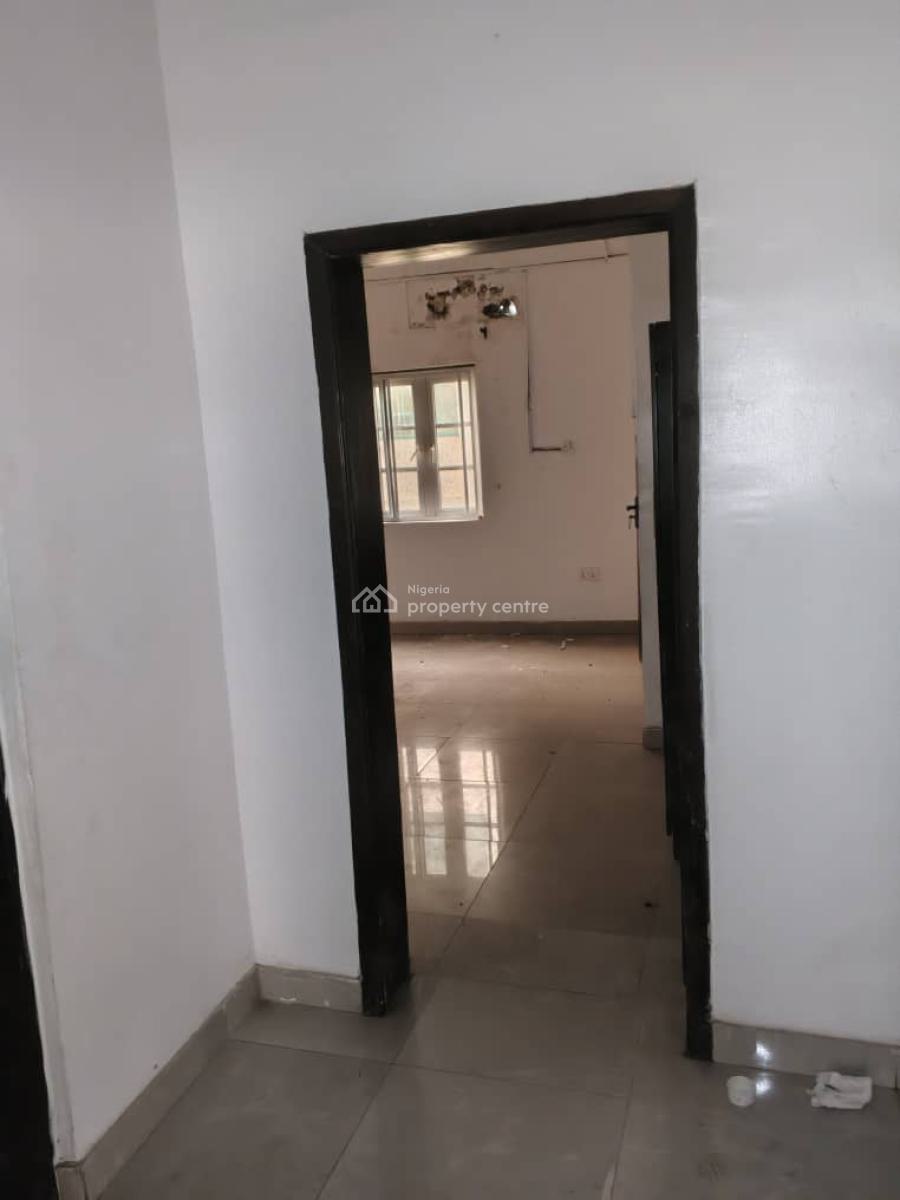 Spacious 2 Bedroom Flat, Ikeja, Lagos, Flat / Apartment for Rent
