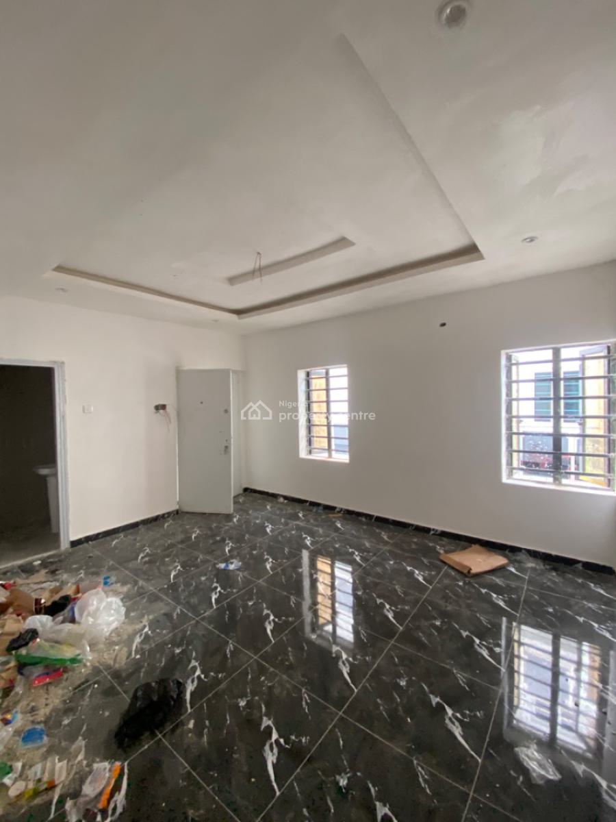an Executive Two Bedroom Flat, Silver Gate Estate Besides Blenco Mall Sangotedo Ajah, Lekki, Lagos, Flat / Apartment for Rent