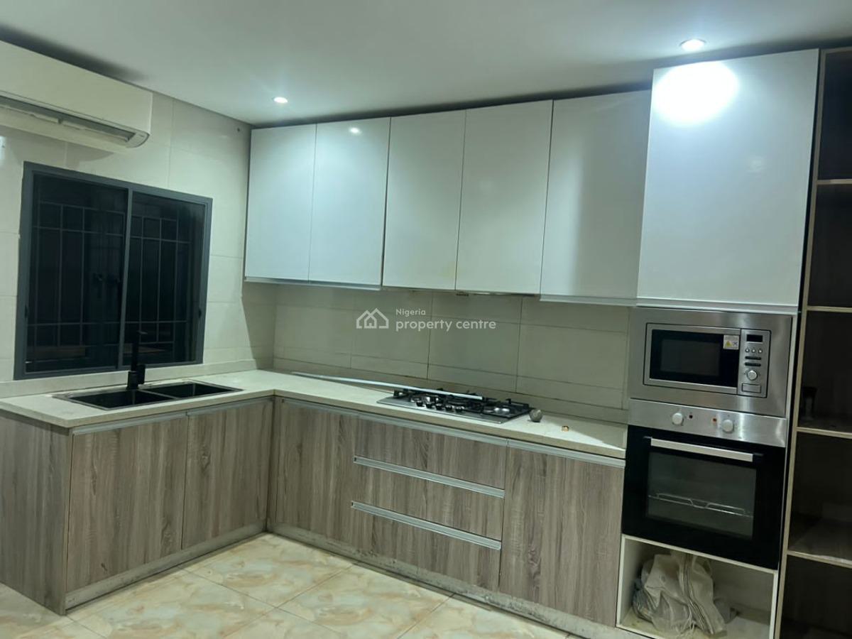 Spacious 4 Bedroom Terrace with Bq, 24/7 Light, Pool, Gym, Off Admiralty, Lekki Phase 1, Lekki, Lagos, Terraced Duplex for Rent
