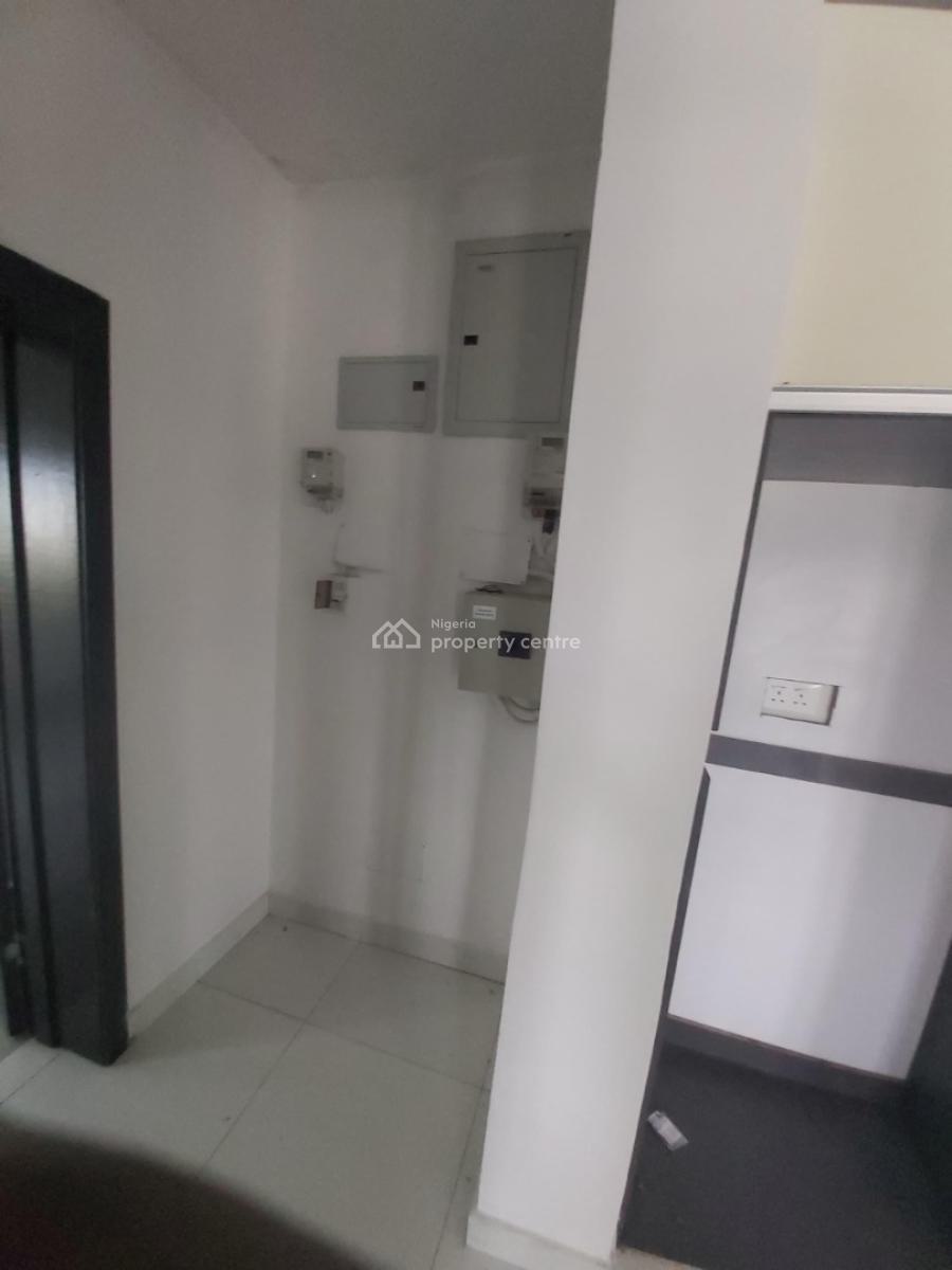 Luxurious 1 Bedroom Apartment, Mobil Road Ilaje, Lekki Phase 2, Lekki, Lagos, Flat / Apartment for Rent