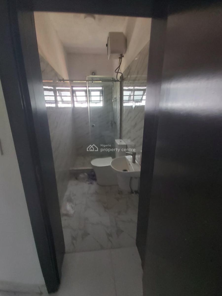 Luxurious 1 Bedroom Apartment, Mobil Road Ilaje, Lekki Phase 2, Lekki, Lagos, Flat / Apartment for Rent