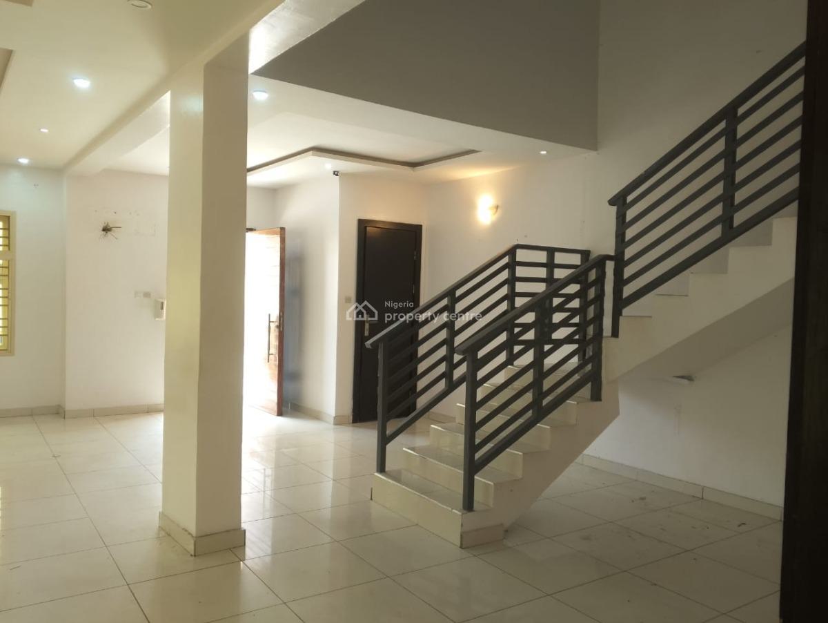 Clean 4 Bedroom Massionette with Bq, Off Admiralty Way, Lekki Phase 1, Lekki, Lagos, Flat / Apartment for Rent