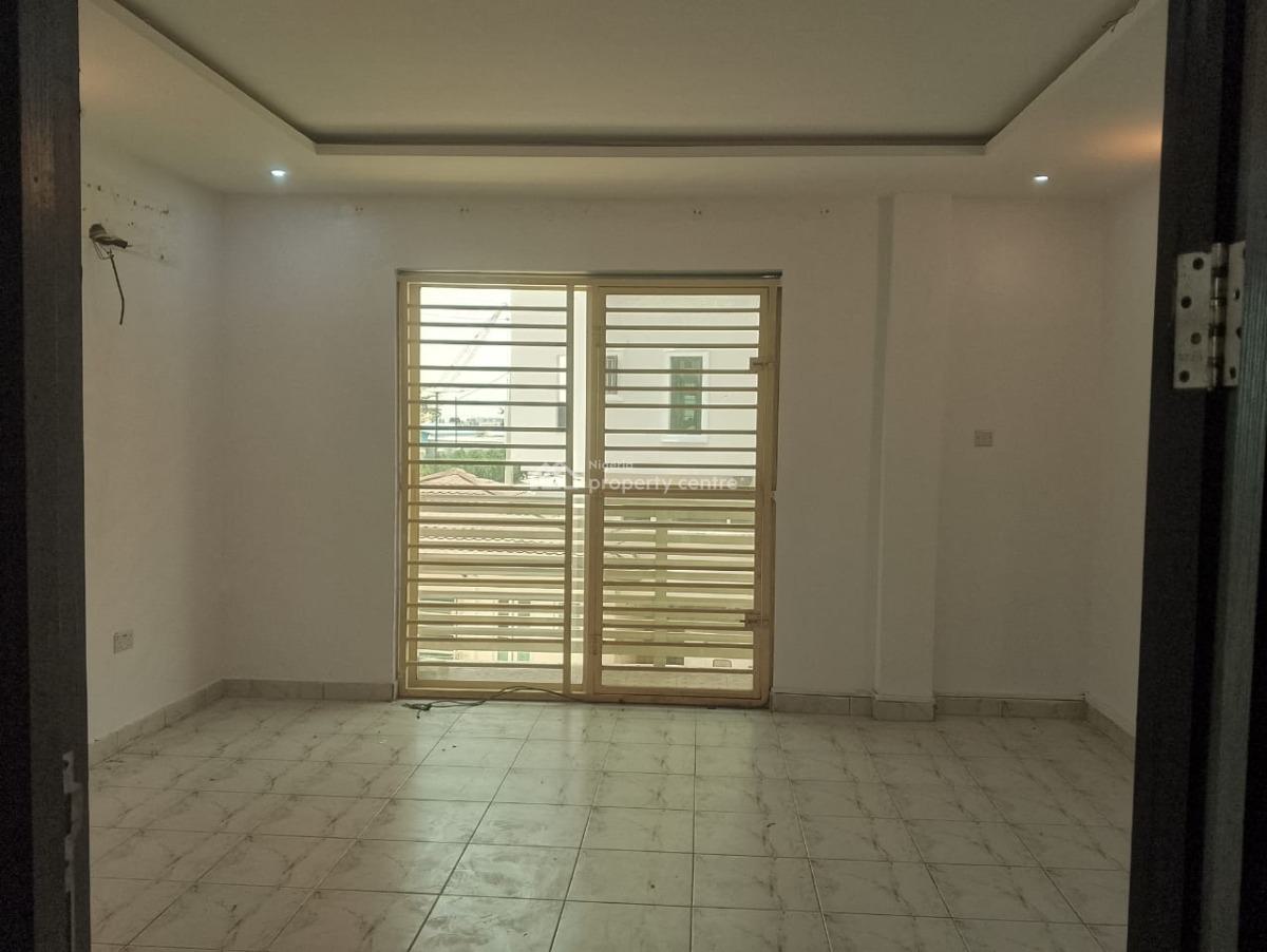 Clean 4 Bedroom Massionette with Bq, Off Admiralty Way, Lekki Phase 1, Lekki, Lagos, Flat / Apartment for Rent