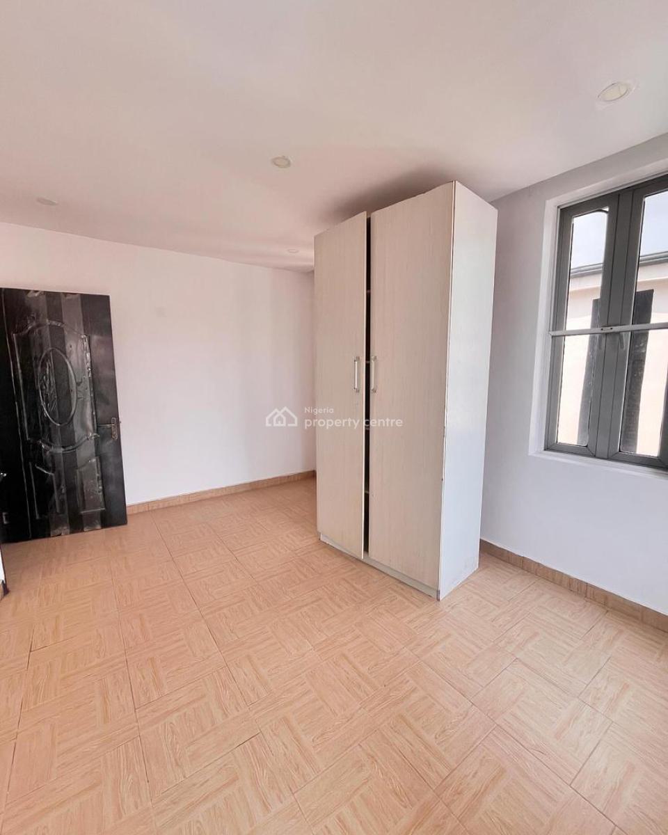 Well Maintained 2 Bedrooms Flat, New Road, By Chevron, Lekki, Lagos, Flat / Apartment for Sale