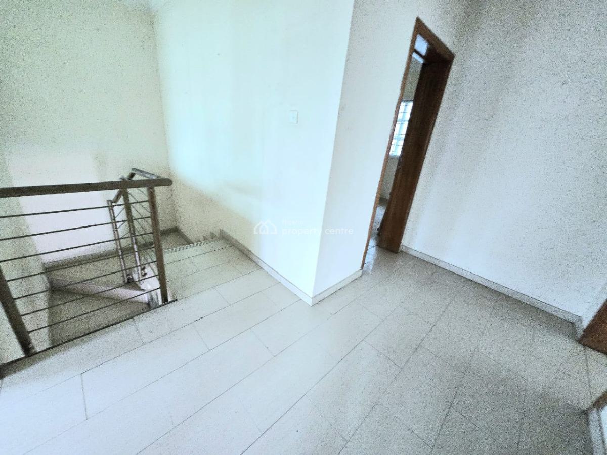 Spacious 4-bedroom Semi Detached House, Lekki Phase 1, Lekki, Lagos, Semi-detached Duplex for Rent