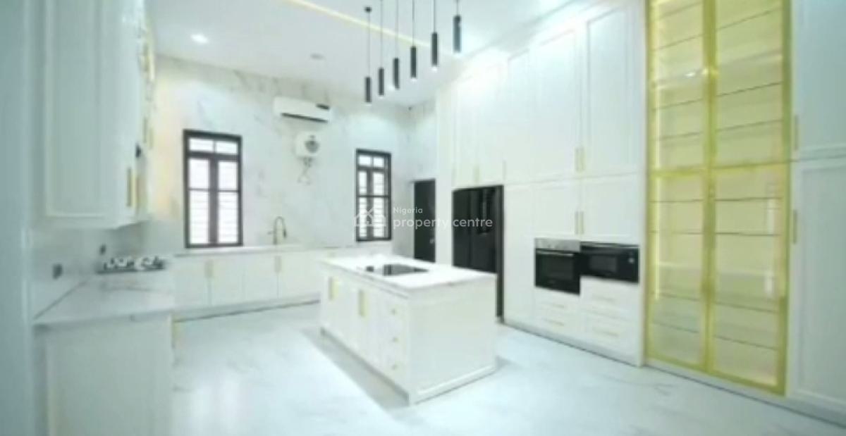 11 Bedrooms Smart Mansion + 2 Rooms Bq, Guzape District, Abuja, Detached Duplex for Sale