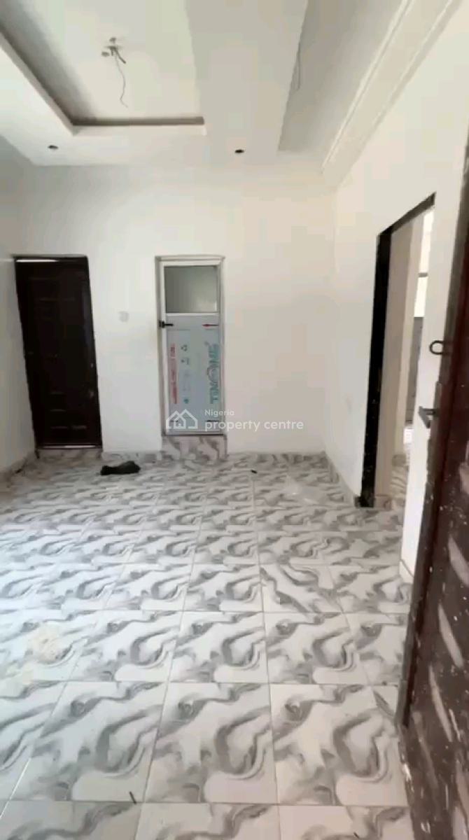 Standard and Spacious Mini Flat, Shomolu, Lagos, Mini Flat (room and Parlour) for Rent