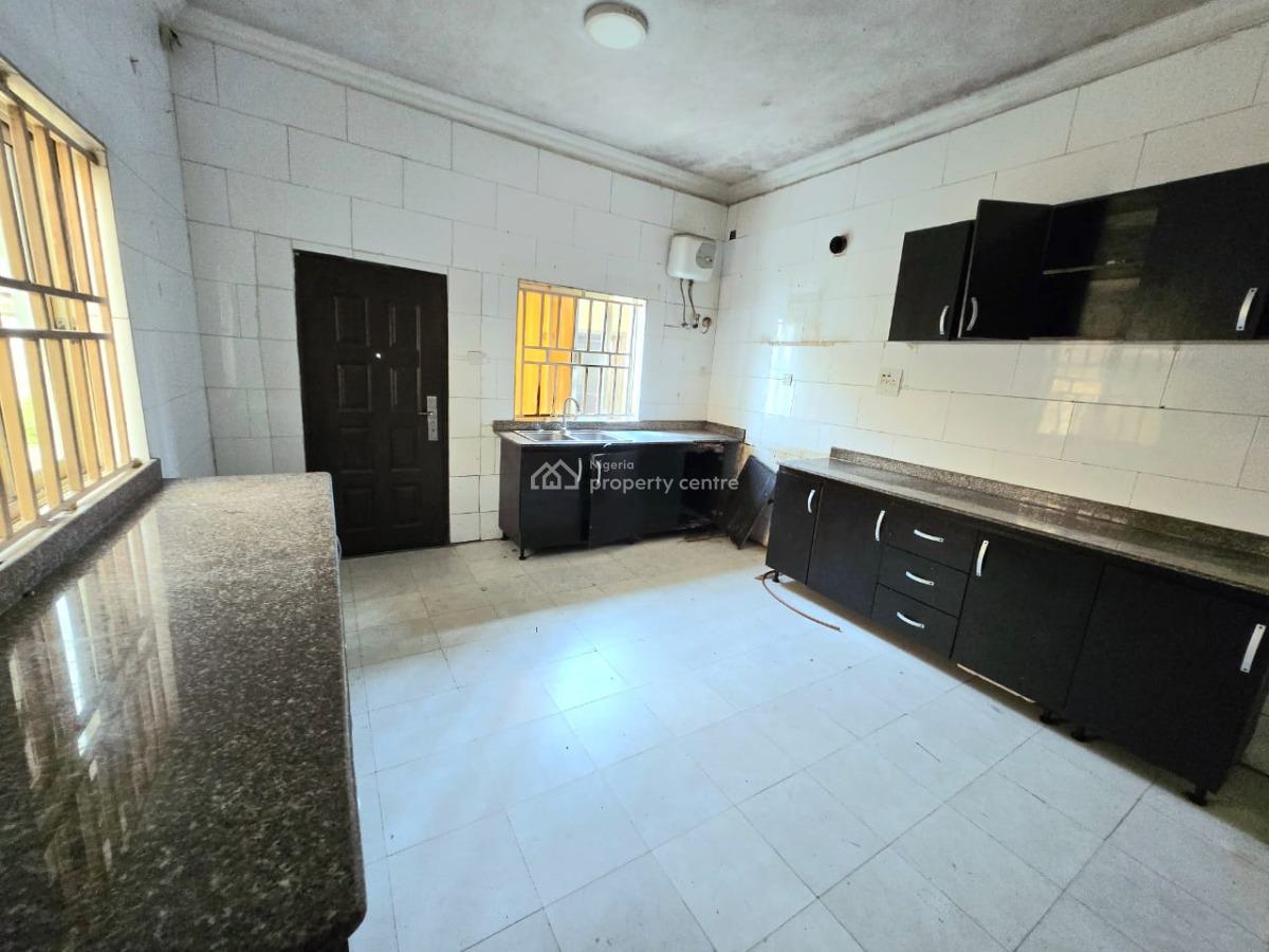 Spacious 4 Bedroom Semi-detached House, Lekki Phase 1, Lekki, Lagos, Semi-detached Duplex for Rent
