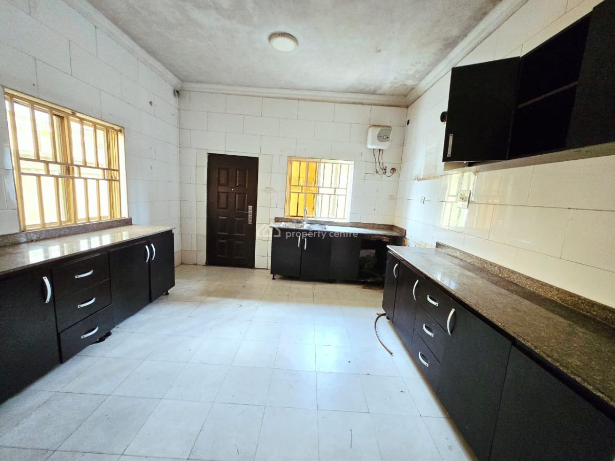Spacious 4 Bedroom Semi-detached House, Lekki Phase 1, Lekki, Lagos, Semi-detached Duplex for Rent