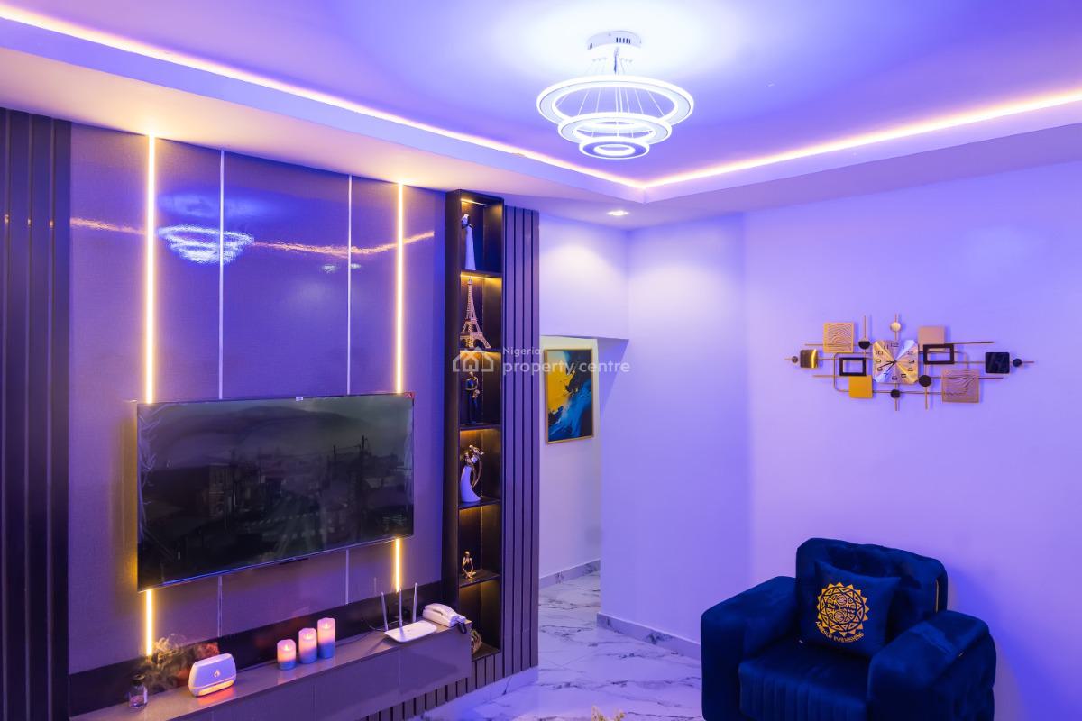 Luxury Mini Flat, 1, Demi Bright Street, Off Okoloba Street, Jakpa Road, Effurun, Uvwie, Delta, Mini Flat (room and Parlour) Short Let