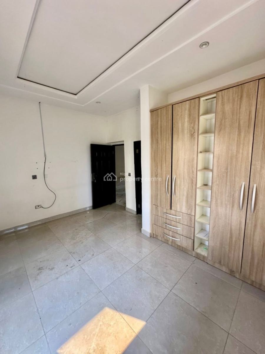 Very Massive and Spacious Three 3 Bedroom Apartment, Aquamarine Estate, Apo, Abuja, Flat / Apartment for Rent