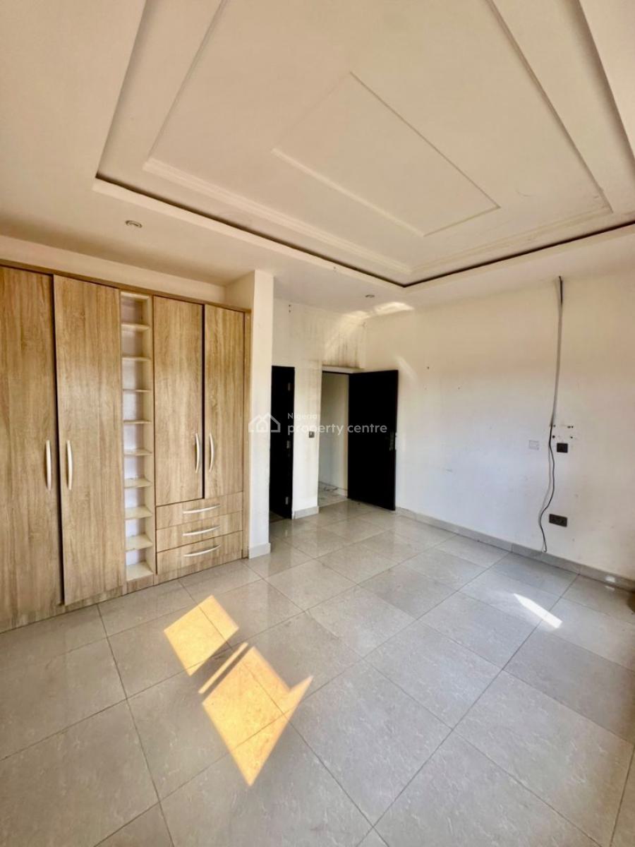 Very Massive and Spacious Three 3 Bedroom Apartment, Aquamarine Estate, Apo, Abuja, Flat / Apartment for Rent