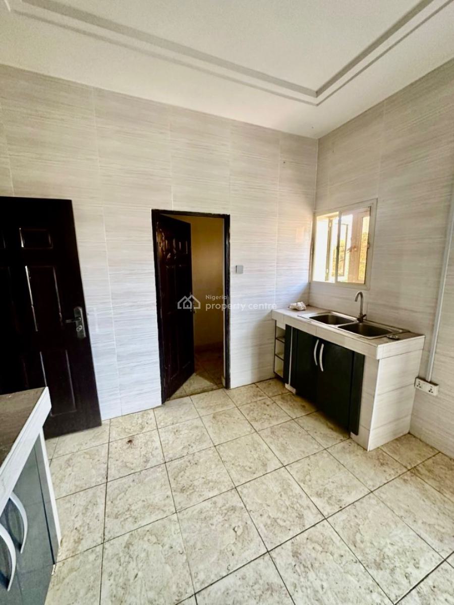 Very Massive and Spacious Three 3 Bedroom Apartment, Aquamarine Estate, Apo, Abuja, Flat / Apartment for Rent
