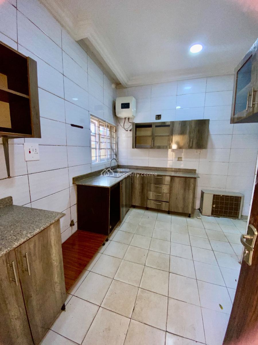 Very Massive and Spacious Three 3 Bedroom Apartment, Aquamarine Estate, Apo, Abuja, Flat / Apartment for Rent