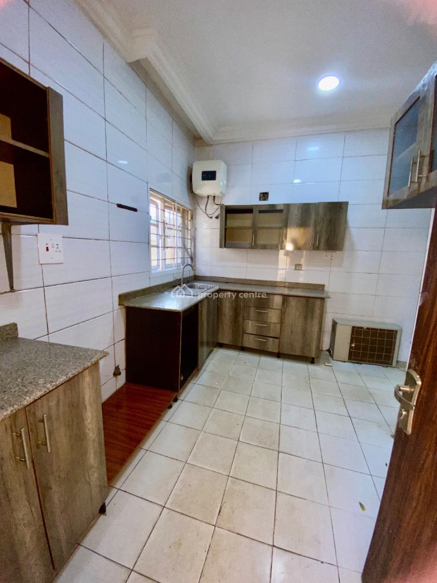 Very Massive and Spacious Three 3 Bedroom Apartment, Aquamarine Estate, Apo, Abuja, Flat / Apartment for Rent