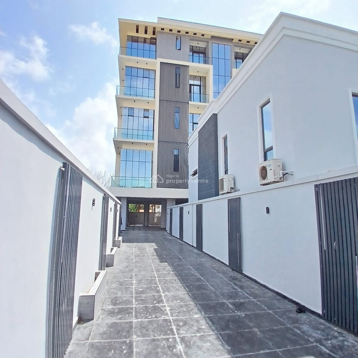 Aesthetically Pleasing 3 Bedroom Luxury Apartment, Lekki Phase 1, Lekki, Lagos, Flat / Apartment for Sale