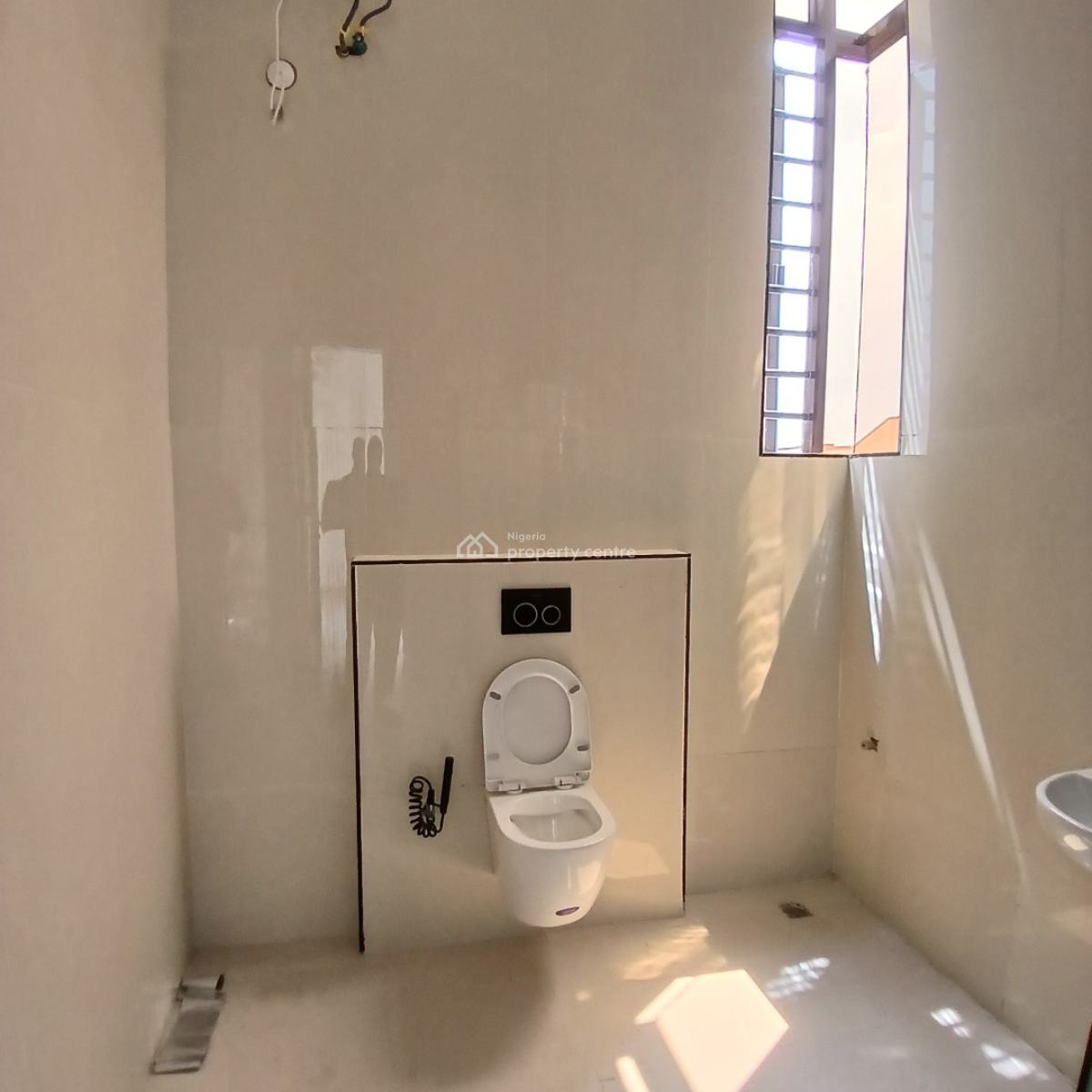 Aesthetically Pleasing 3 Bedroom Luxury Apartment, Lekki Phase 1, Lekki, Lagos, Flat / Apartment for Sale