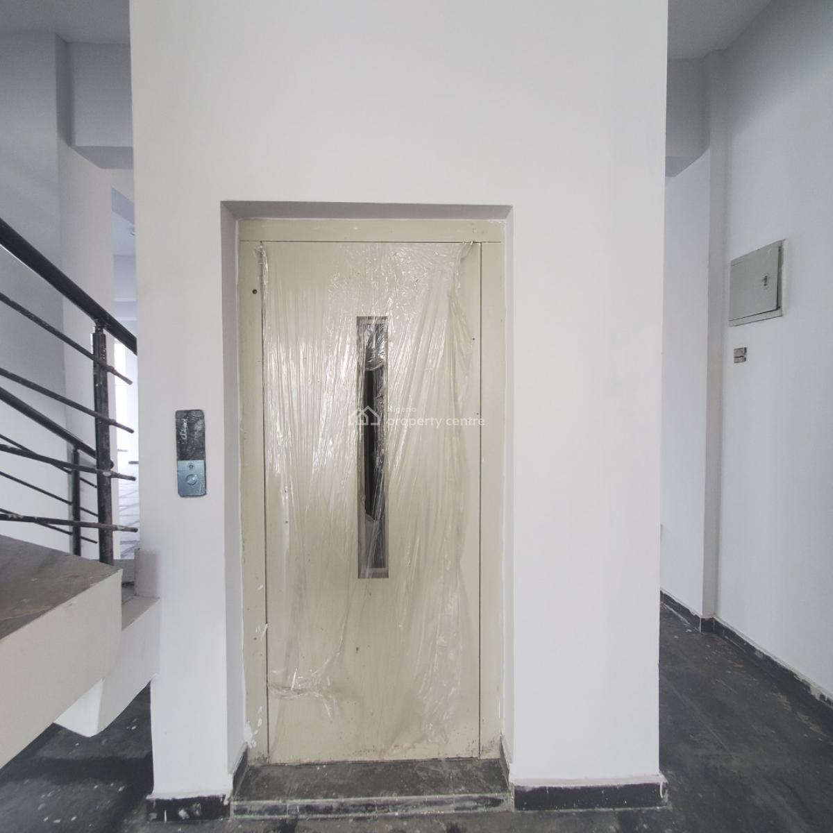 Exquisite 3bedroom Apartments with a Pool Gym Elevator, Lekki Phase 1, Lekki, Lagos, Flat / Apartment for Sale