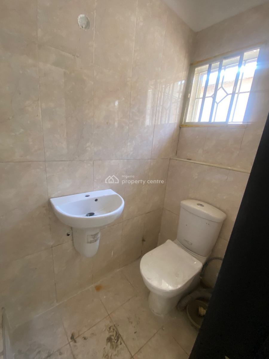 Well-built 4 Bedrooms Terraced Duplex + 2 Bedrooms Flat, Alpha Mutual Court, Olaleye New Town, Iponri, Surulere, Lagos, Terraced Duplex for Sale