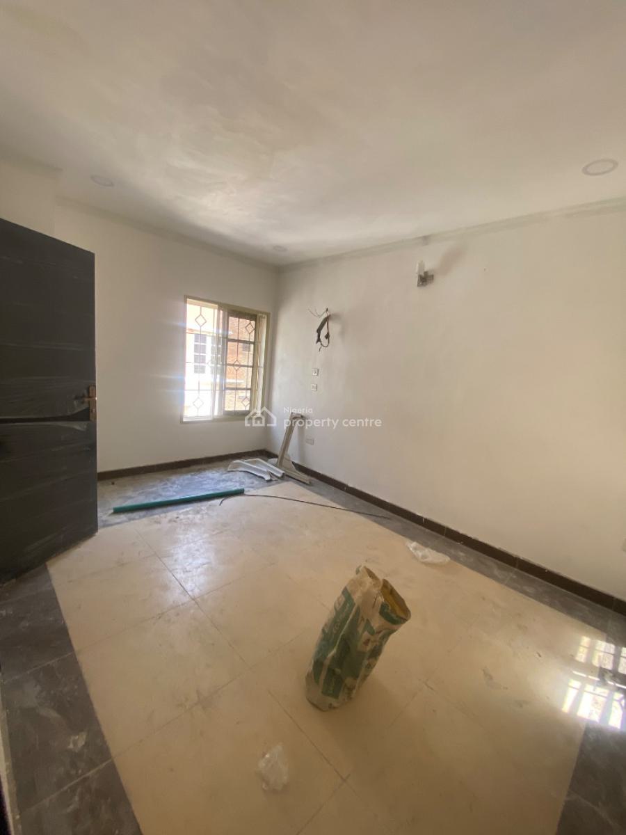 Well-built 4 Bedrooms Terraced Duplex + 2 Bedrooms Flat, Alpha Mutual Court, Olaleye New Town, Iponri, Surulere, Lagos, Terraced Duplex for Sale