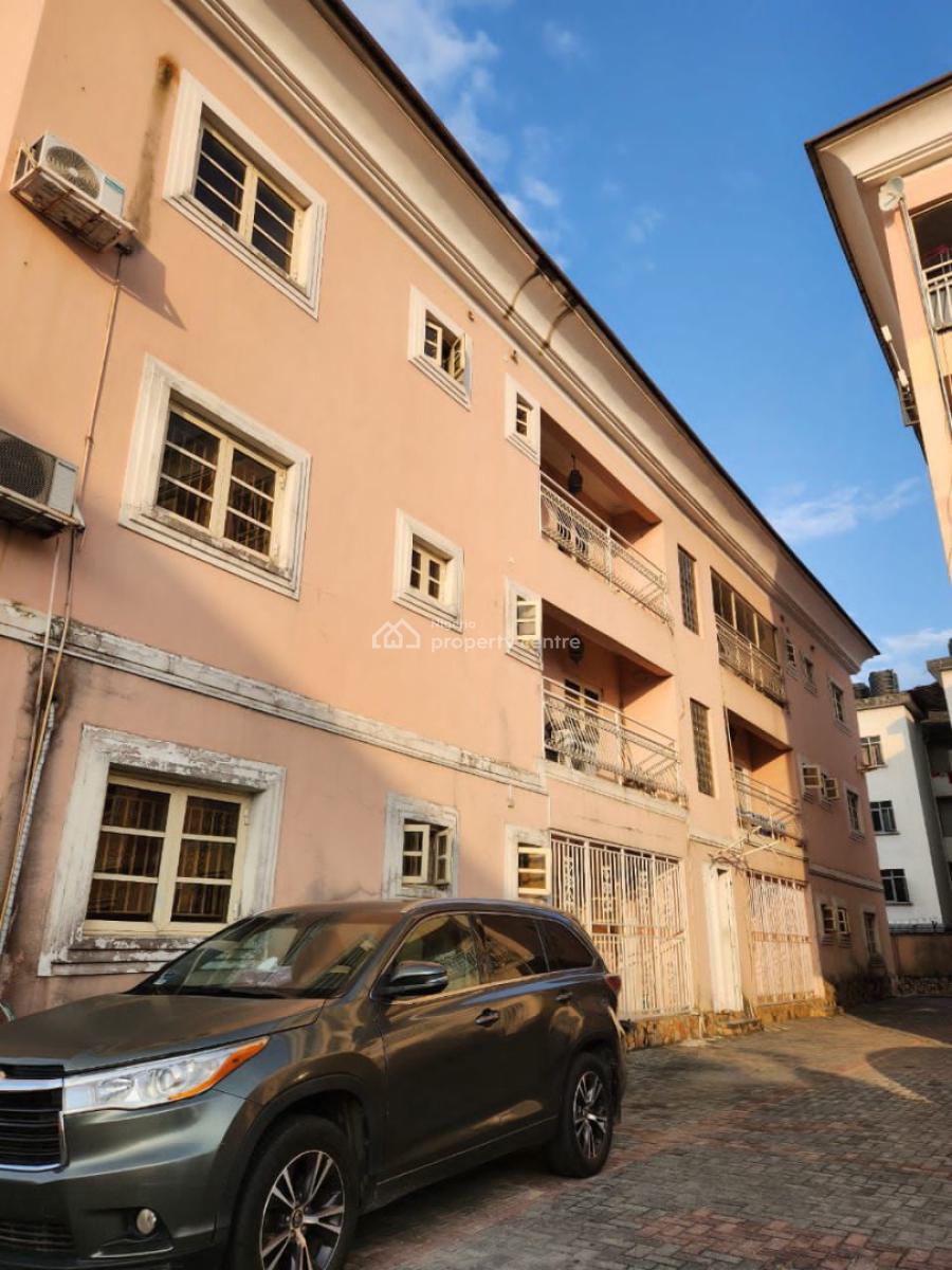 Well Maintained 3 Bedroom Apartment with Bq, Osapa, Lekki, Lagos, Flat / Apartment for Rent