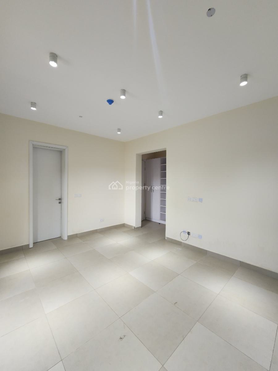 Luxury 2 Bedroom Apartment with Elevator, Pool, Gym, Lekki Phase 1, Lekki, Lagos, Flat / Apartment for Sale