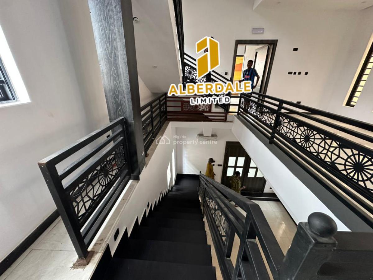 Luxurious 6 Bedroom Duplex, Magodo, Lagos, Detached Duplex for Sale