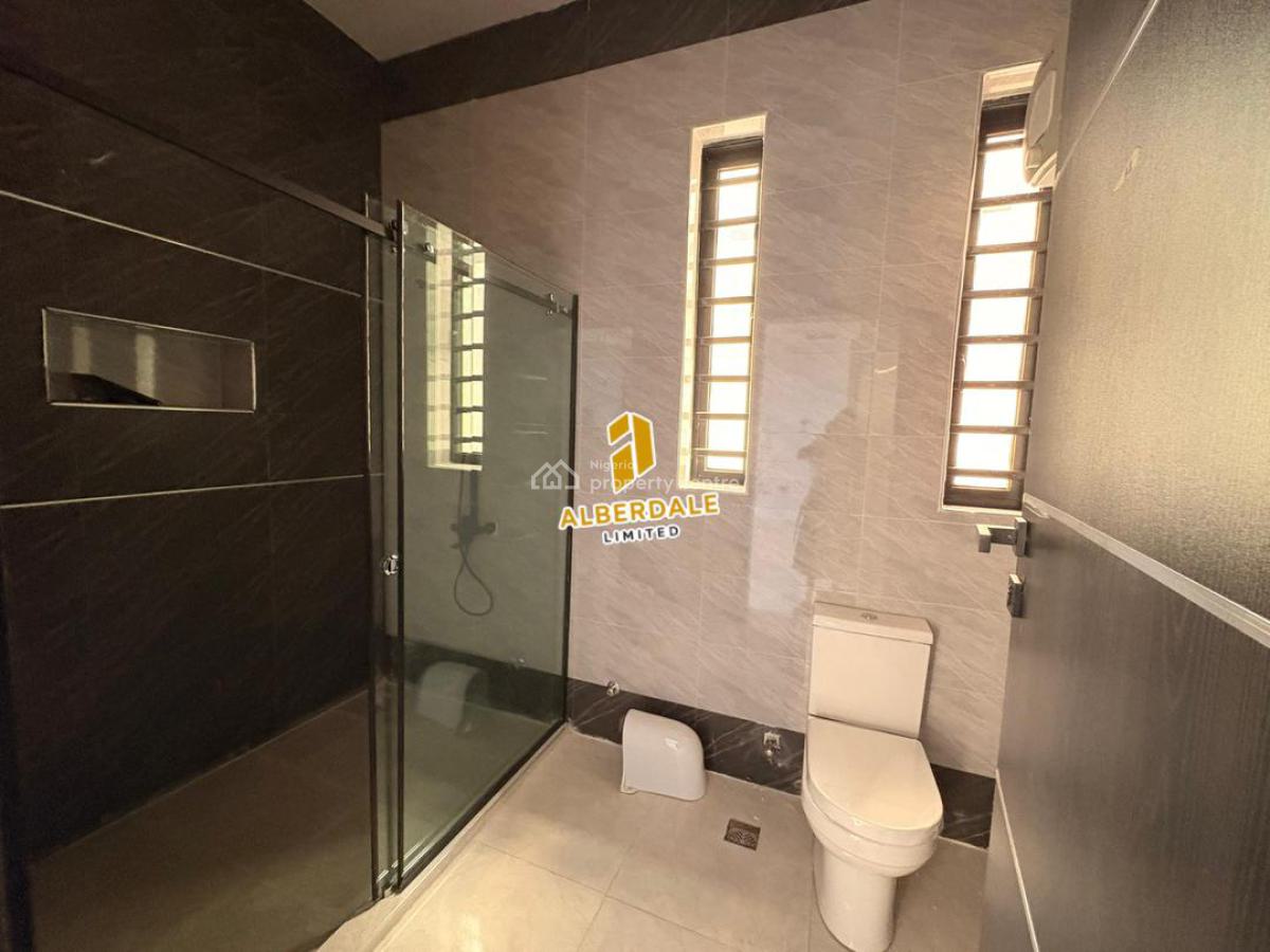 Luxurious 6 Bedroom Duplex, Magodo, Lagos, Detached Duplex for Sale