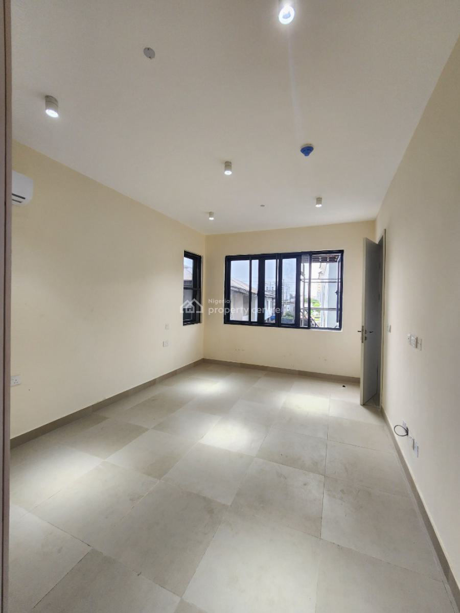 Nicely Built 3 Bedroom Apartment with Elevator, Gym, Pool, Lekki Phase 1, Lekki, Lagos, Flat / Apartment for Sale