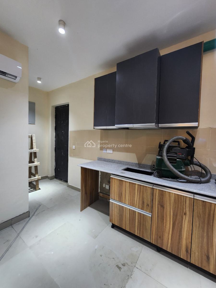 Nicely Built 3 Bedroom Apartment with Elevator, Gym, Pool, Lekki Phase 1, Lekki, Lagos, Flat / Apartment for Sale