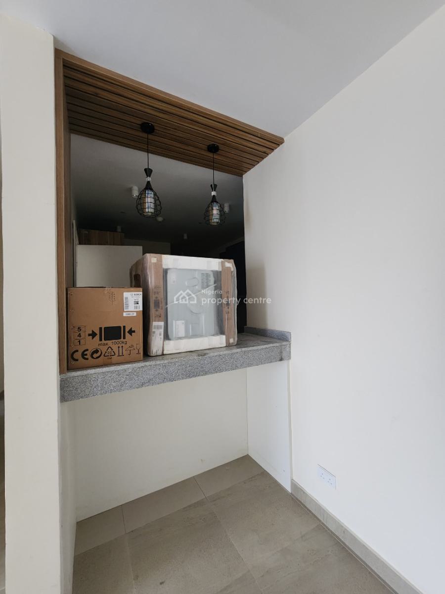 Nicely Built 3 Bedroom Apartment with Elevator, Gym, Pool, Lekki Phase 1, Lekki, Lagos, Flat / Apartment for Sale