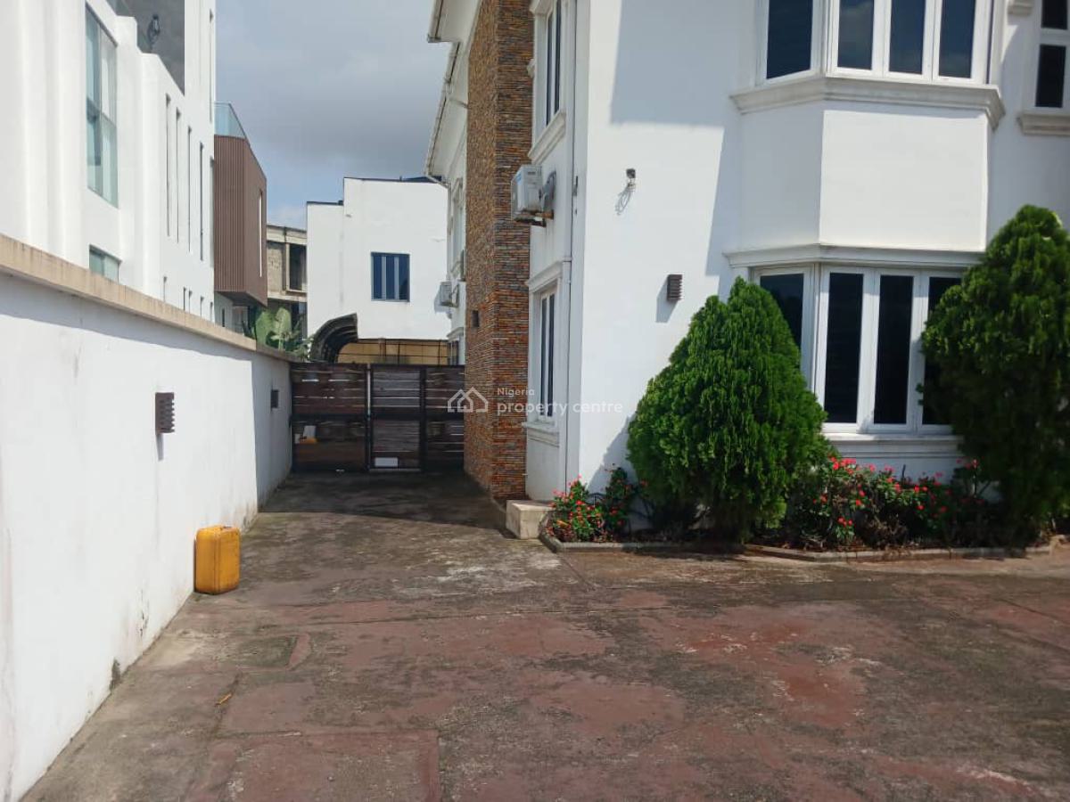 5 Bedroom Detached House, Osapa, Lekki, Lagos, Detached Duplex for Rent