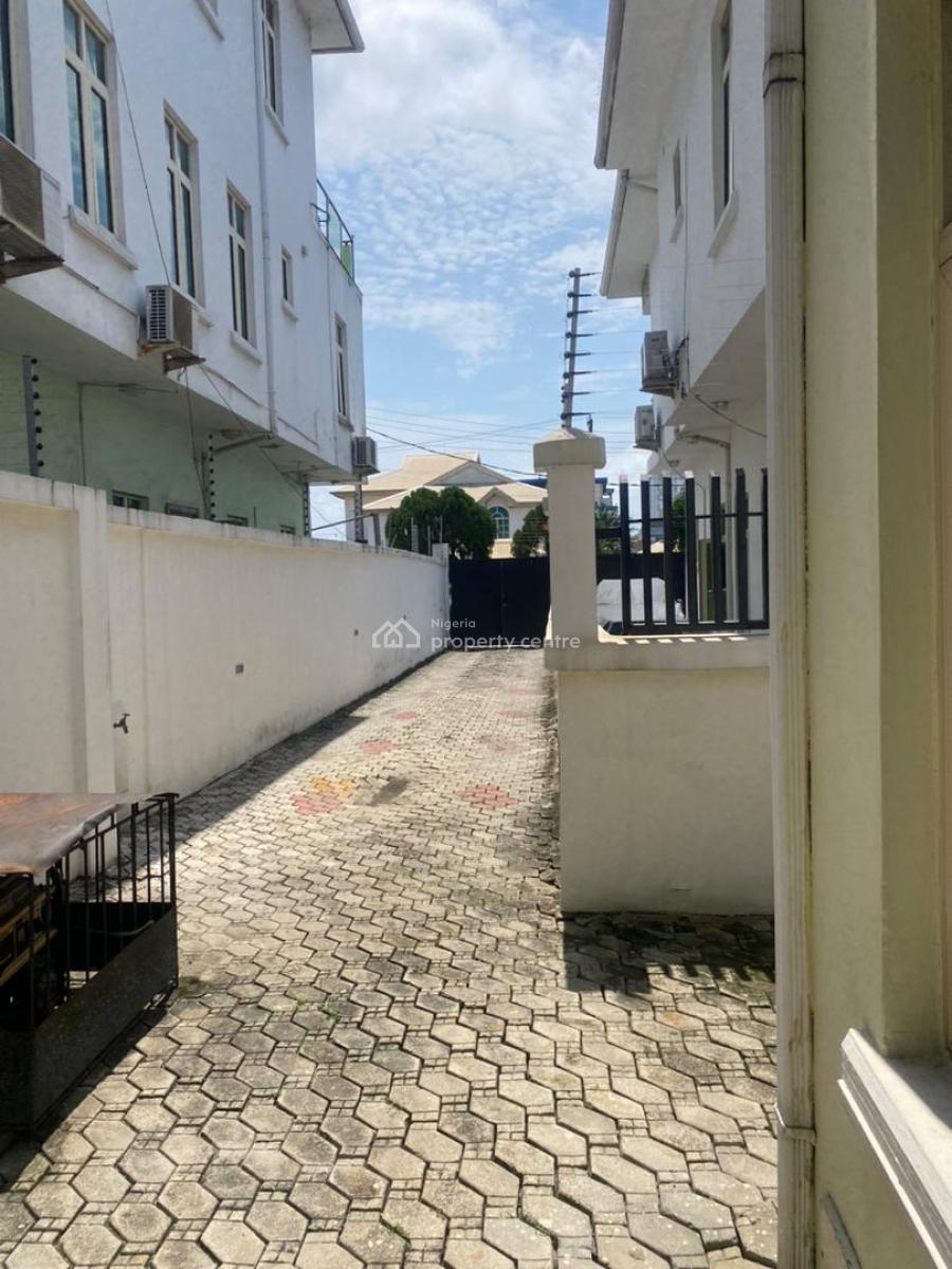Luxury 2 Bedroom Apartment with Excellent Facilities, Off Admiralty Way, Lekki Phase 1, Lekki, Lagos, Flat / Apartment for Rent