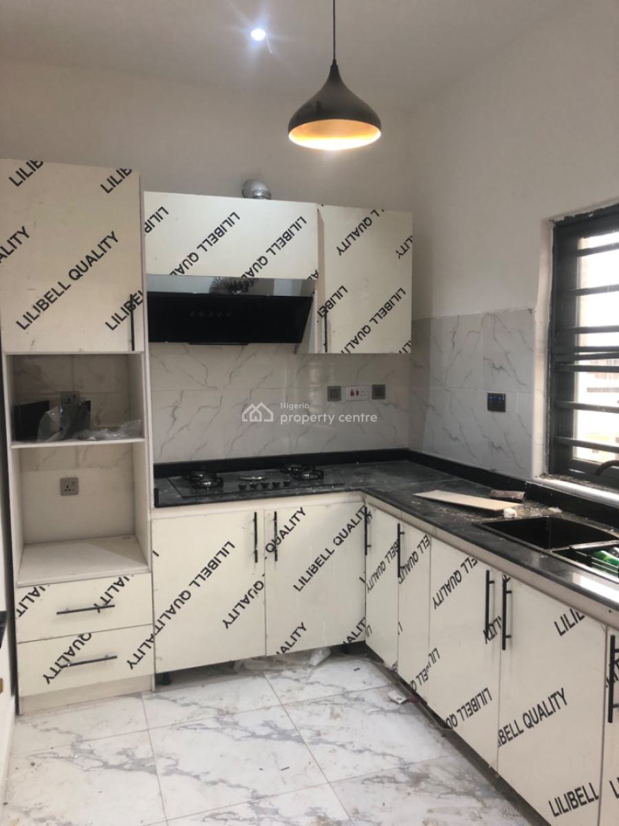 2 Bedroom Apartment, Orchid Road, Lekki, Lagos, Flat / Apartment for Sale