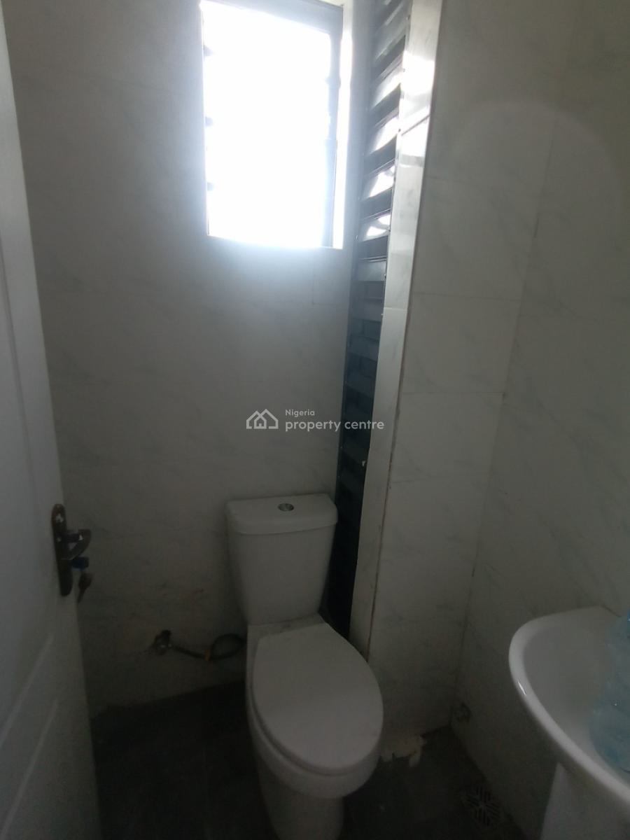 2 Bedroom Flat Upstairs, Chevron Alternative Route, Lekki, Lagos, Flat / Apartment for Rent