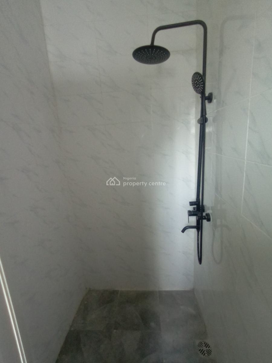 2 Bedroom Flat Upstairs, Chevron Alternative Route, Lekki, Lagos, Flat / Apartment for Rent