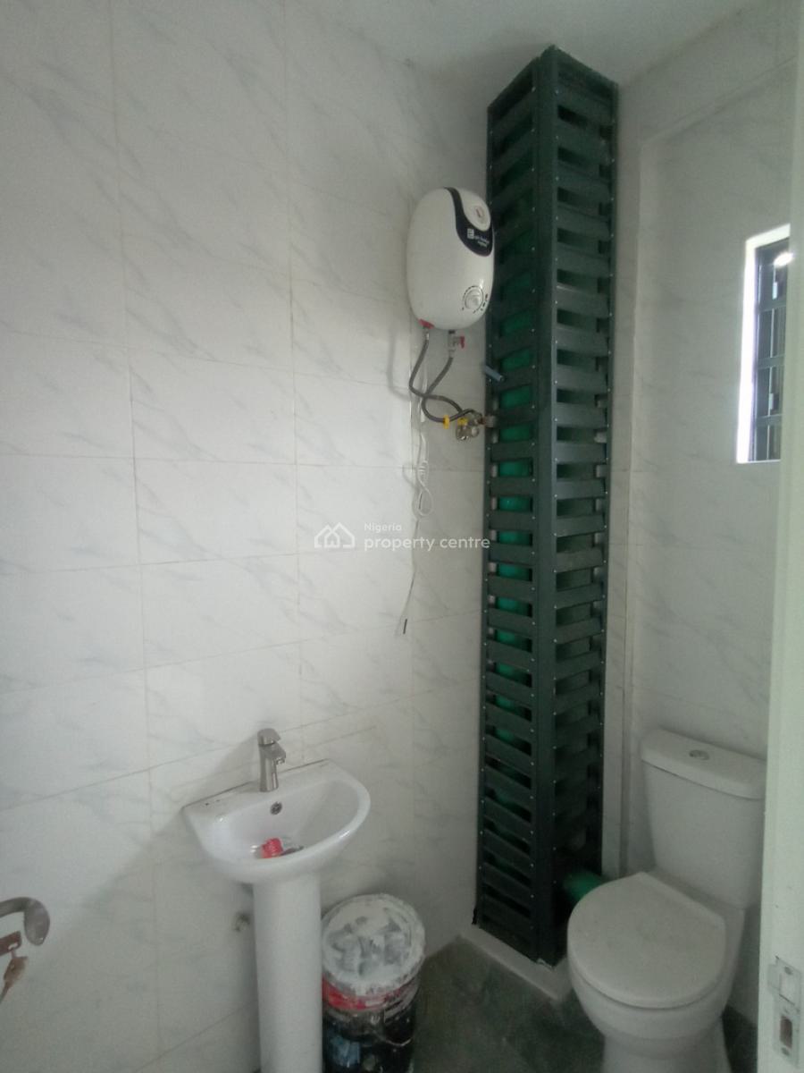 2 Bedroom Flat Upstairs, Chevron Alternative Route, Lekki, Lagos, Flat / Apartment for Rent