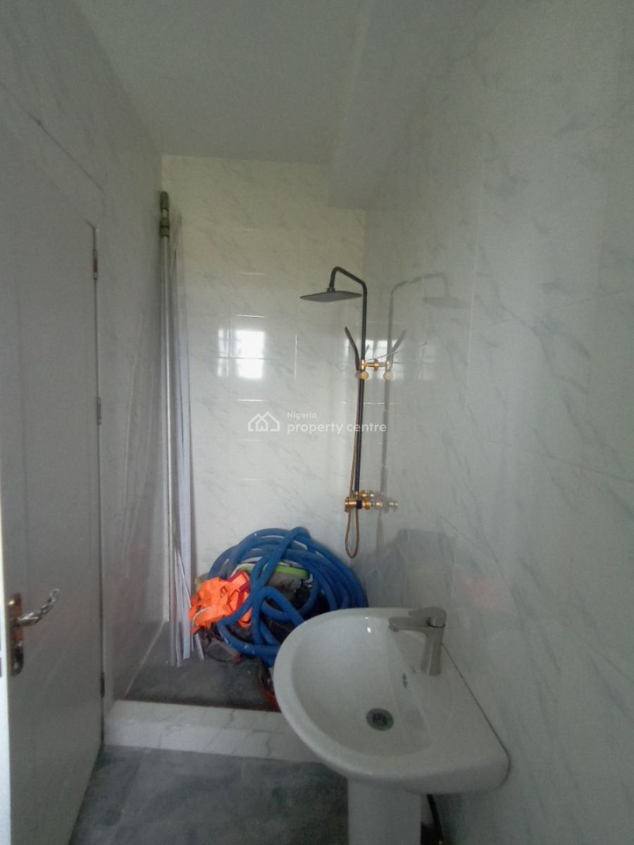 2 Bedroom Flat Upstairs, Chevron Alternative Route, Lekki, Lagos, Flat / Apartment for Rent