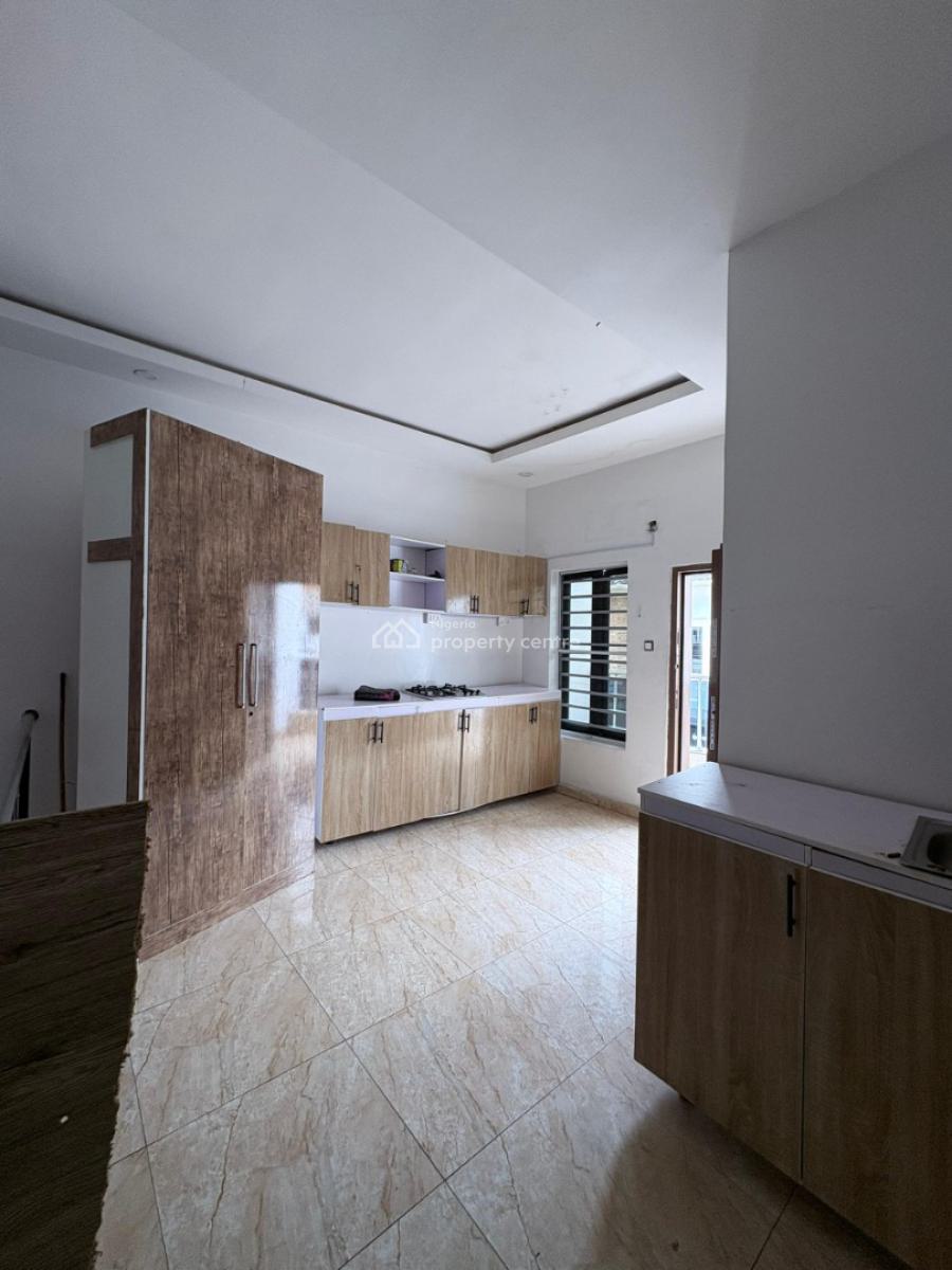 Luxury Master Bedroom with Fitted Bathroom, Chevron, Lekki, Lagos, Self Contain (single Rooms) for Rent