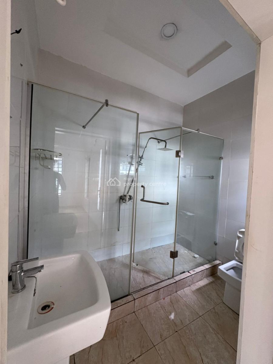 Luxury Master Bedroom with Fitted Bathroom, Chevron, Lekki, Lagos, Self Contain (single Rooms) for Rent