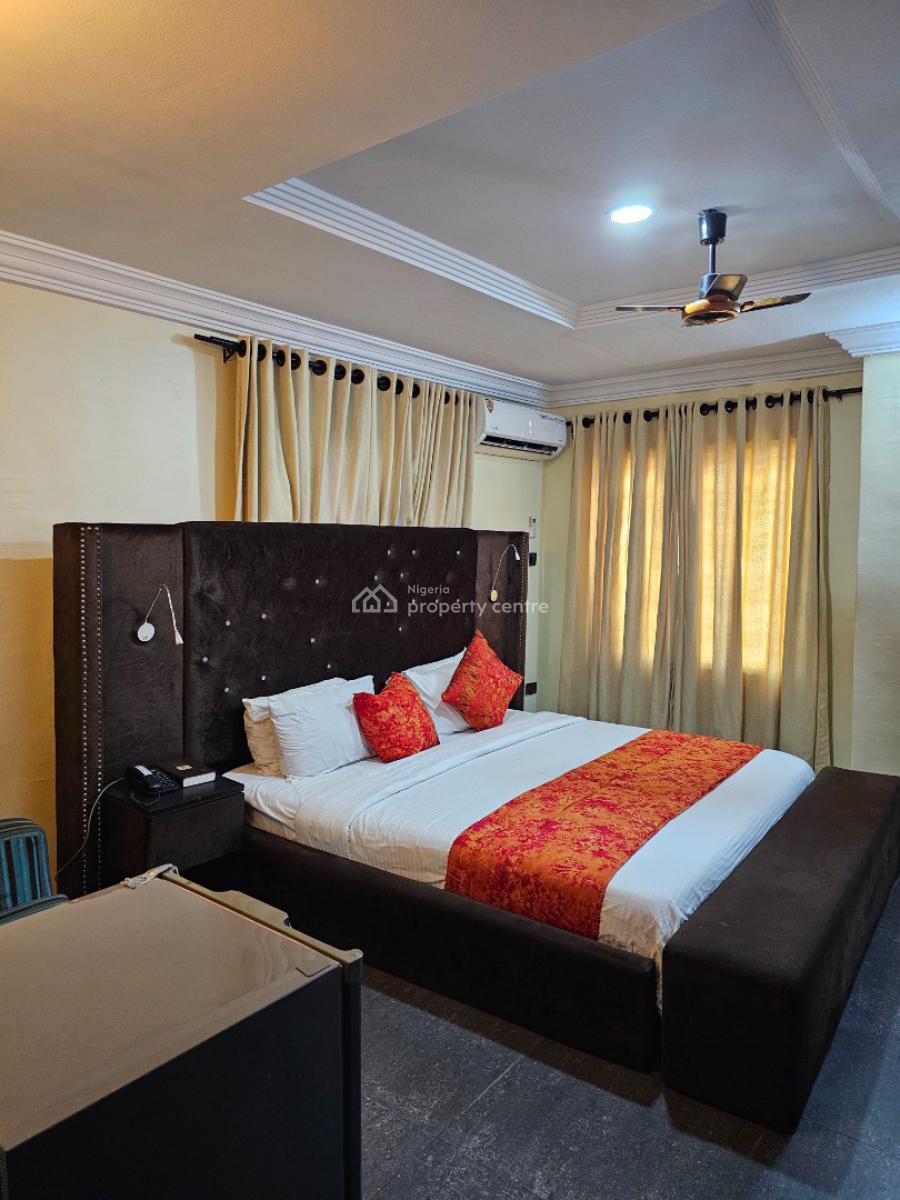 a Furnished & Serviced Studio Apartment, Freedom Way, Lekki Phase 1, Lekki, Lagos, Self Contain (single Rooms) Short Let