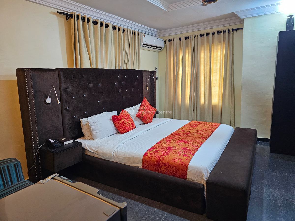 a Furnished & Serviced Studio Apartment, Freedom Way, Lekki Phase 1, Lekki, Lagos, Self Contain (single Rooms) Short Let