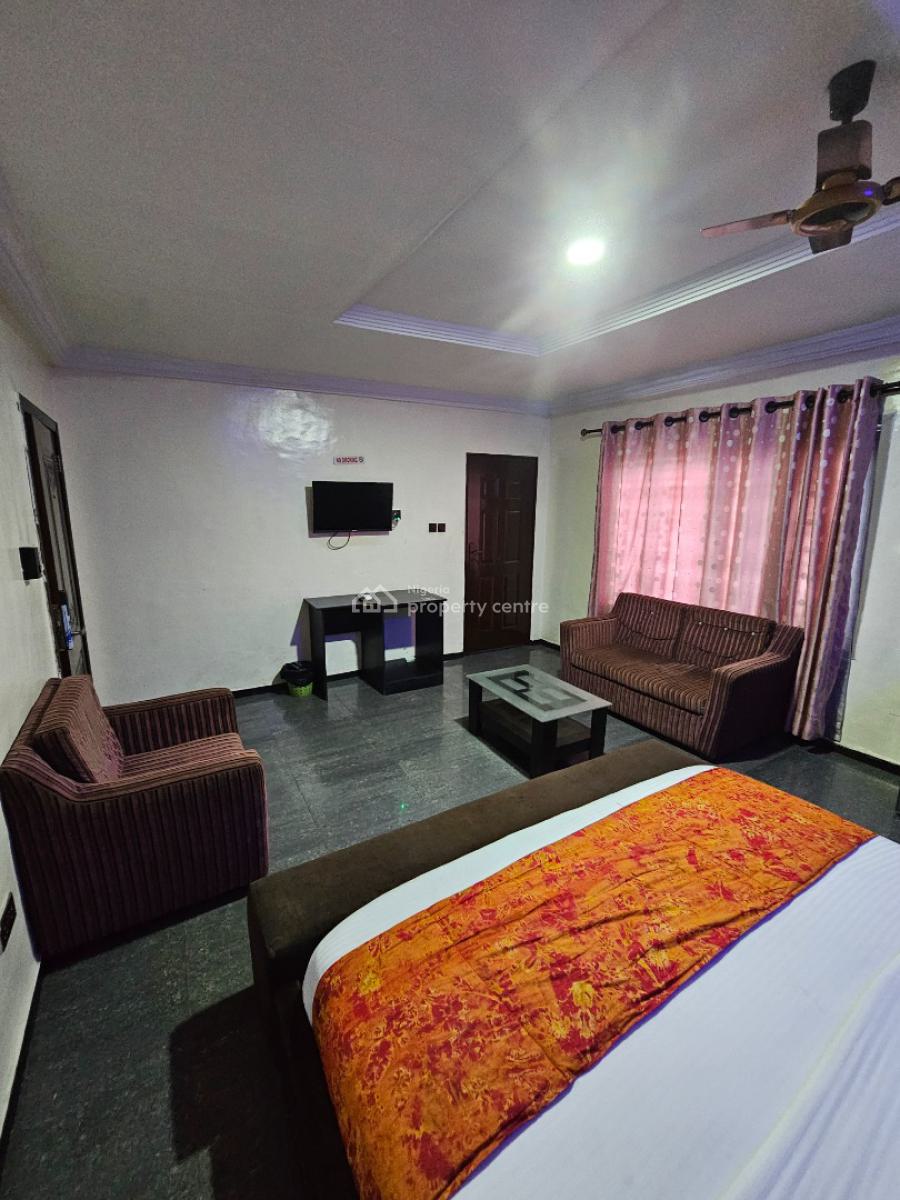 a Furnished & Serviced Studio Apartment, Freedom Way, Lekki Phase 1, Lekki, Lagos, Self Contain (single Rooms) Short Let