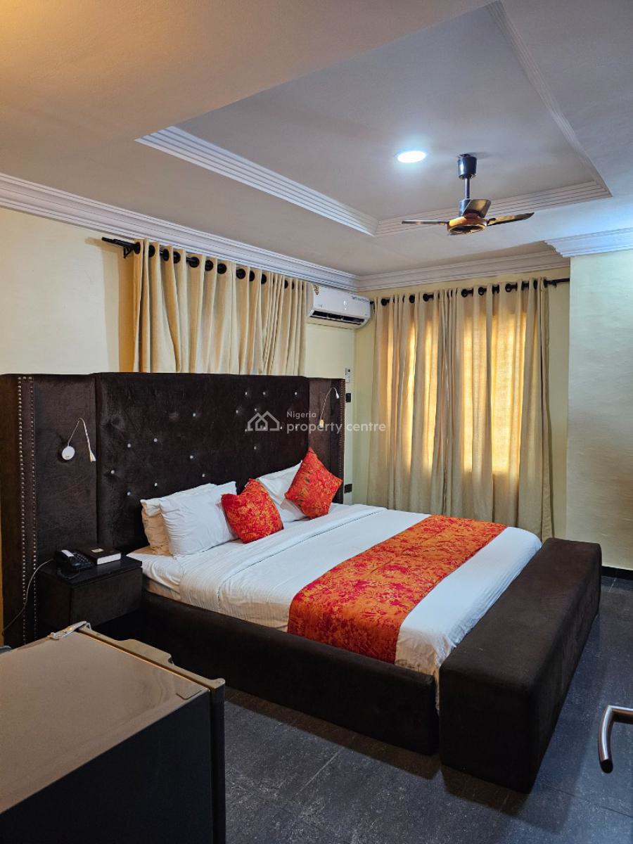 a Furnished & Serviced Studio Apartment, Freedom Way, Lekki Phase 1, Lekki, Lagos, Self Contain (single Rooms) Short Let