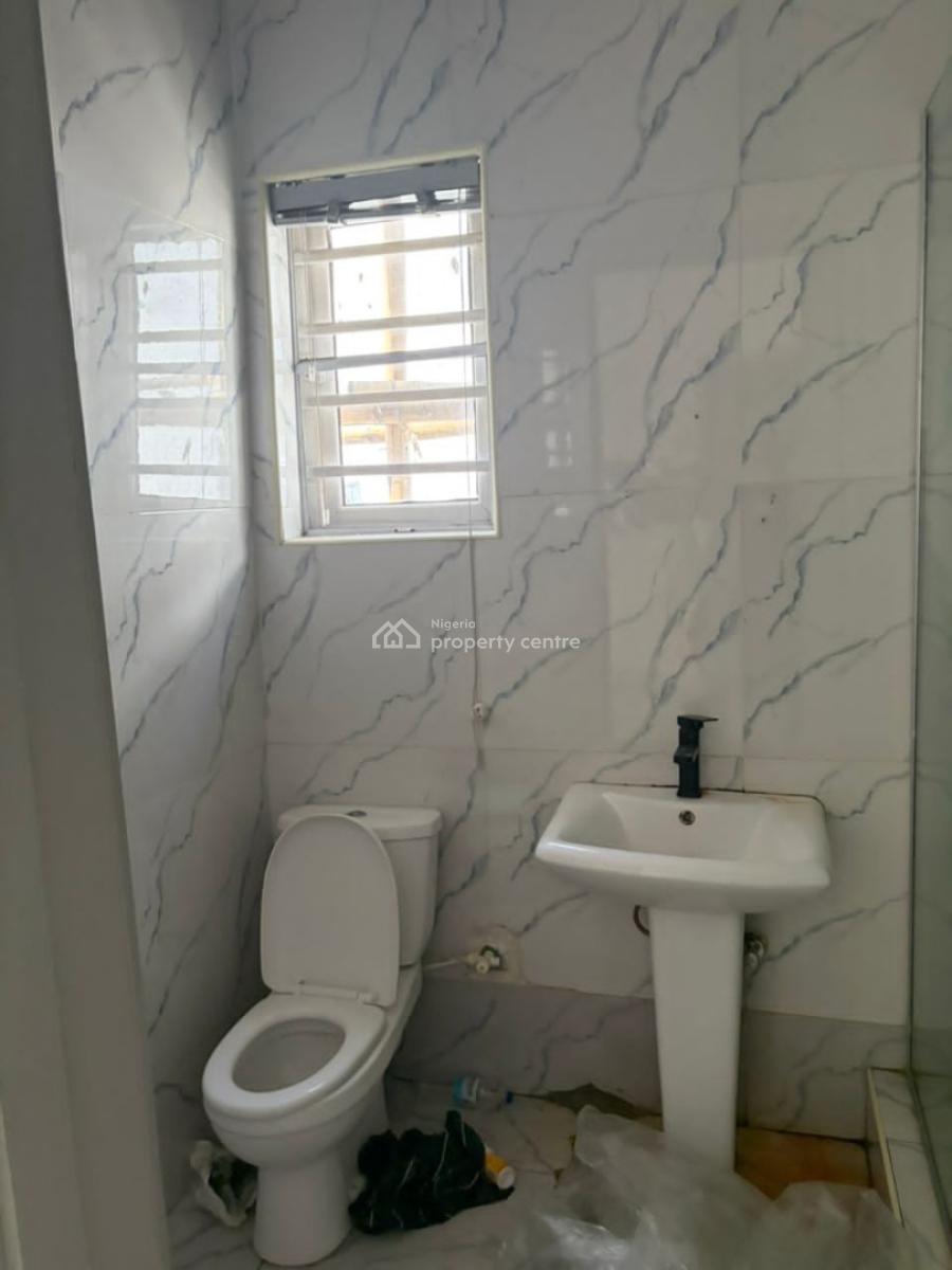 Lovely 3 Bedroom Flats, Brooks, Gra Phase 2, Magodo, Lagos, Flat / Apartment for Rent